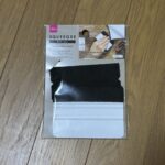 急遽壁紙を貼る事に、、ダイソーで【スキージー】を買ってきました。 実家の壁紙を貼り替える事になったのでダイソーで買ってきました。 ホームセンターではちょうど良い