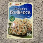 キャンドゥの食品コーナーでみつけた【ごはんにまぜて　6つの海のめぐみ】を買ってみました。 こちらは混ぜ込みごはんのもとになるのですが、私は初めてみかけましたが、