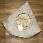 DAISOブランドのスタンダードプロダクツでみつけた【フェルトハウス（グレー）】を買ってみました。 スタンダードプロダクツは無印良品の安価バージョンのイメージが