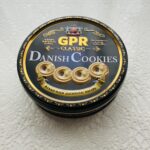 ダイソーで高見えするお菓子があるのですけど、それが【天長食品クッキー缶80g】です。いつも売っているわけではないので、見つけたら即かごに入れているほど。 小さめ