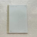 ダイソーには何でもありますね。こういうのが欲しかったという【ルーズリーフパッド（Ａ５、４０枚、ニュアンスカラー、ブルー、方眼）】があったので、即購入しちゃいまし