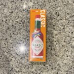 セブンイレブンの調味料コーナーでみつけた【タバスコペパーソース】を買ってみました。 とにかくタバスコが大好きで、毎日！は言い過ぎかもしれませんが、週に何回も使っ