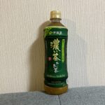 セブンイレブンで購入した「伊藤園 お～いお茶 濃い茶」は、日々の食生活でちょっとリセットしたいと感じたときにぴったりの一本！ 鮮やかな深緑のパッケージが目を引き