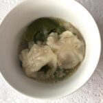 コンビニ ファミリーマート こだわりスープを楽しむ小籠包