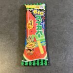 セブンイレブンで見つけた「BIGスイカバー」。このパッケージを目にした瞬間、思わず手に取ってしまいました。まるで本物のスイカのようなデザインにワクワクしながら、