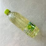 出先で喉が渇いたのでセブンイレブンの飲料水コーナーで目に付いた「コカ・コーラい・ろ・は・すシャインマスカット540ml」を購入してみました。 シャインマスカット