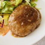 コンビニ セブンイレブン 鉄板焼きハンバーグ和風おろしソース 140g