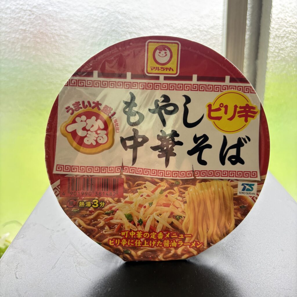 マルちゃん　でかまるの【もやし中華そば】をファミリーマートで買ってみました。 ○¥292税込。 お昼ご飯に食べようと思い、塩おにぎりと一緒に購入しました。 でか