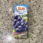 LAWSONのドリンクコーナーでみつけた【Dole® グレープ 100%】を買ってみました。 今回LAWSONのキャンペーンで、Dole® のパックジュースのシ