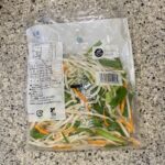 コンビニ ファミリーマート 洗わずにそのまま使用できるニラもやし炒め