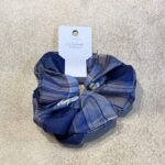 キャンドゥのヘアアクセサリーコーナーでみつけた【チェック柄 BIG シュシュ】を買ってみました。 いつもいかないエリアのキャンドゥにいったところ、秋の新商品の入