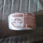 少し段ボール等がかさんできたので、纏めようと思い、荷造り紐を探しにダイソーへ！とても良さそうな、荷造り紐を見つけたので、試してみました。 ダイソー「手が痛くなり