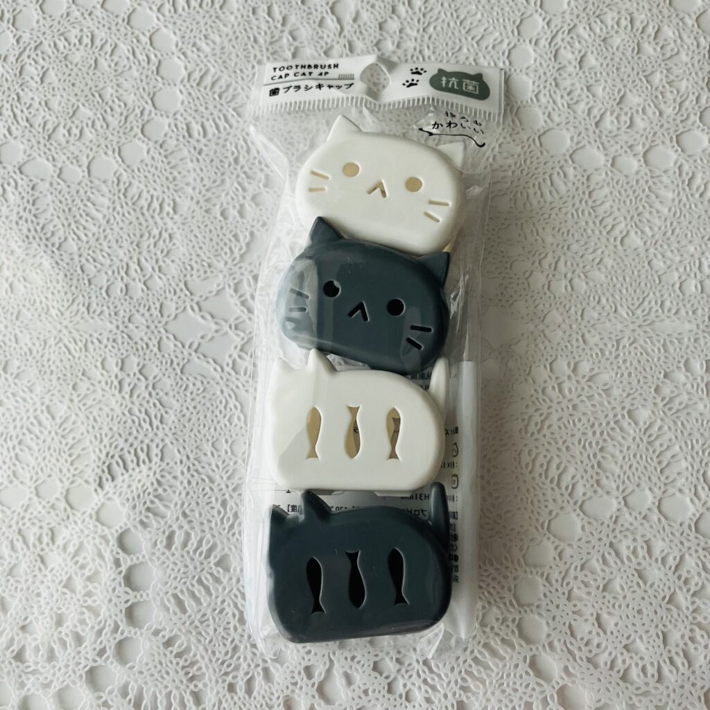 100均 セリア 抗菌歯ブラシキャップネコ4Pモノトーン