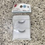 DAISOのコスメコーナーでみつけた【アイラッシュ（クリア軸、Ｎ０１）】を買ってみました。 先日、欲しかった『アイラッシュ（ブラック軸、Ｎ０８）』が売り切れだっ