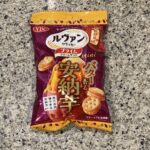キャンドゥのお菓子コーナーでみつけた【ヤマザキビスケット ルヴァンプライムサンドミニ 安納芋味 40g 10コ入り】を買ってみました。 ヤマザキビスケットは、元