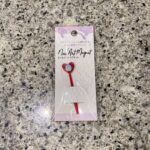 キャンドゥのネイルグッズコーナーでみつけた【パル ネイルアートマグネット】を買ってみました。 こちらは、ジェルネイルのデザインのひとつ『マグネットネイル』をやる