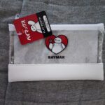 セリアで見つけたかわいいベイマックスがデザインされたフラットポーチを見かけたので買ってみました。 ペンなどの文房具やコスメ用品など様々なものを入れてしまうことが