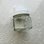 セリアで気に入った保存瓶があったので再度見に行ったら、思いがけず【ガラスボトルハンドルキャップ八角ホワイト】も気に入ったので購入してみました。日本製というのも購