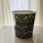 普段行かないセリアの大型店に行ったら、私の好きなウィリアム・モリスシリーズ商品の【ダストボックスマスターピースコレクション/WM】を発見。これは即買いでしょと購