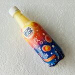 ローソンで1個買うともう1個もらえるキャンペーンの無料引換券で【カルピスソーダ夜のひとときオレンジ&amp;ピーチ450ml】を引き換えてきました。すぐに飲まな