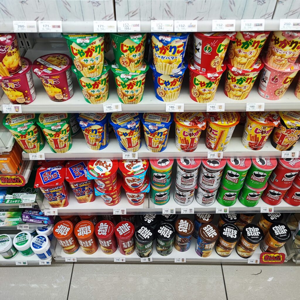 コンビニ ファミリーマート スナック