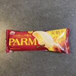 セブンイレブンで購入した森永「パルム安納芋」を食べてみました！ 限定フレーバーということで手に取ったのですが、ひと口かじった瞬間から安納芋ならではの濃厚な甘みが