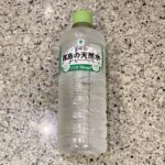 ファミリーマートのドリンクコーナーで見つけた【宮崎県霧島の天然水　600ml 】を買ってみました。 いつもはファミリーマートの『長野県安曇野の天然水　2000m