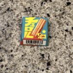 ファミリーマートのお菓子コーナーでみつけた【チロルチョコ〈チュロル〉】を買ってみました。 チロルチョコの季節商品のシリーズがやっと新しくなっていました。 名前と