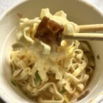 コンビニ ファミリーマート かつおとソーキ味沖縄風そば